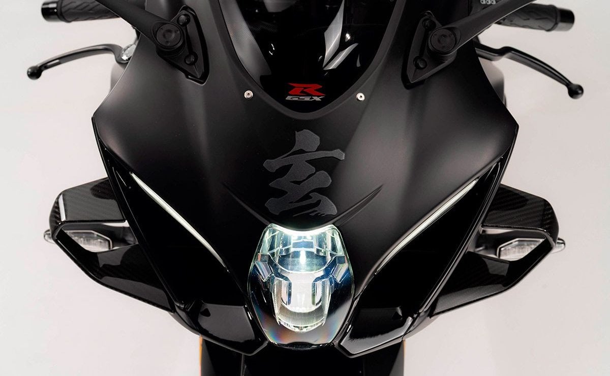 La Suzuki GSX-R1000R Stealth es "full black", tendrá solo 10 unidades y un precio llamativo