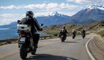 ¿Viajar en moto solo o acompañado? Los pros y contras que tenés que conocer