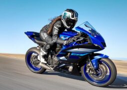 Yamaha R7