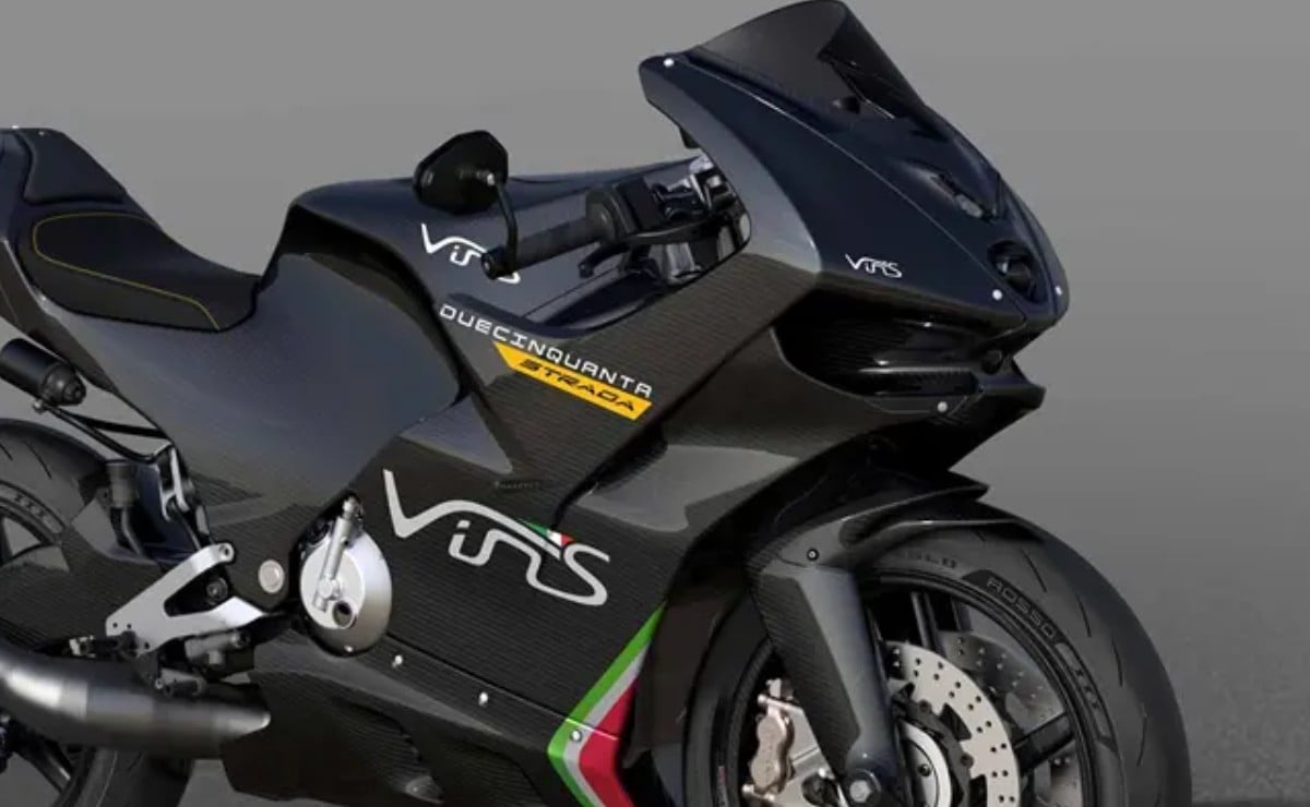 75 CV y 122 kg en dos tiempos: la moto que Europa no deja patentar