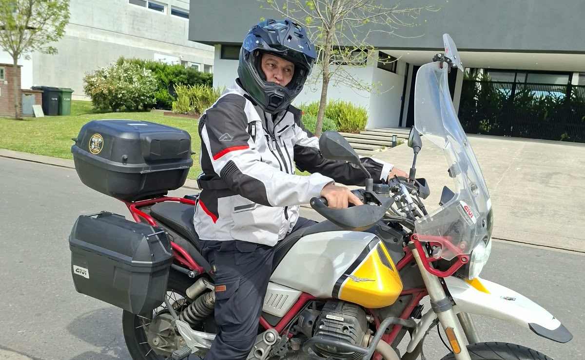 argentino moto viaje 1 Este argentino quiere romper el récord de Ushuaia-La Quiaca en moto: ¿cómo lo hará?