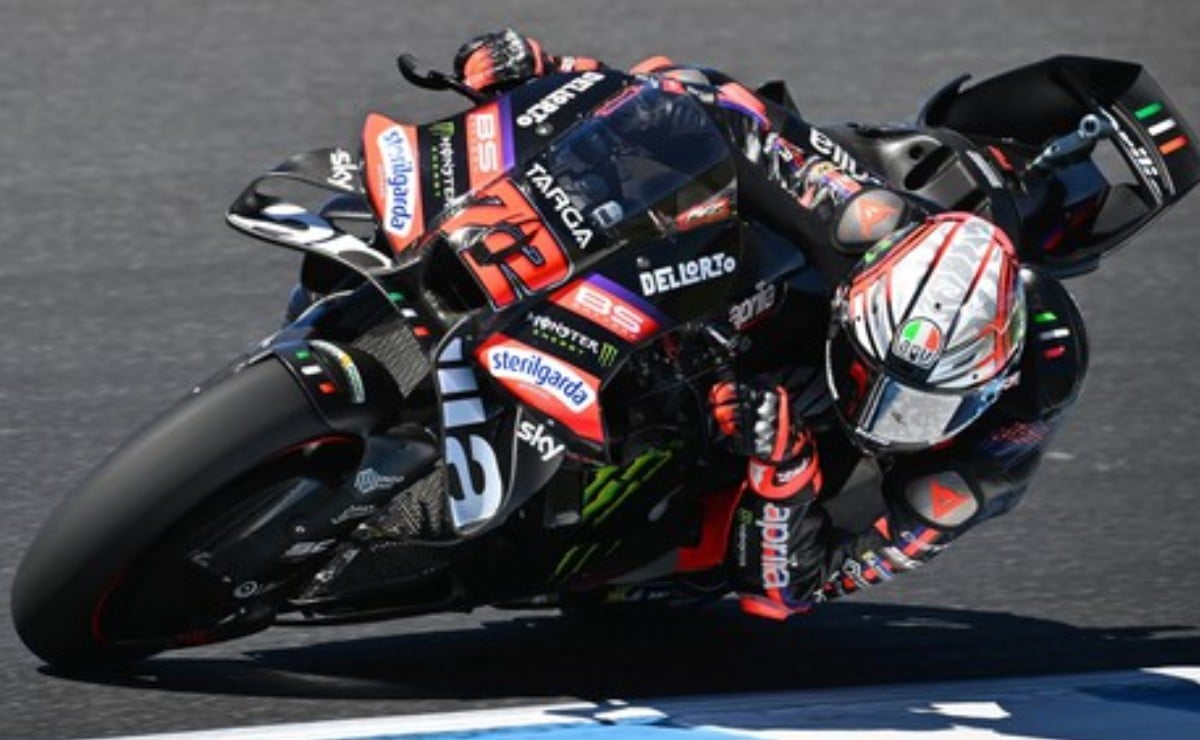 Bezzecchi destroza Phillip Island: Aprilia mete 4 motos entre las 5 primeras y Márquez sal