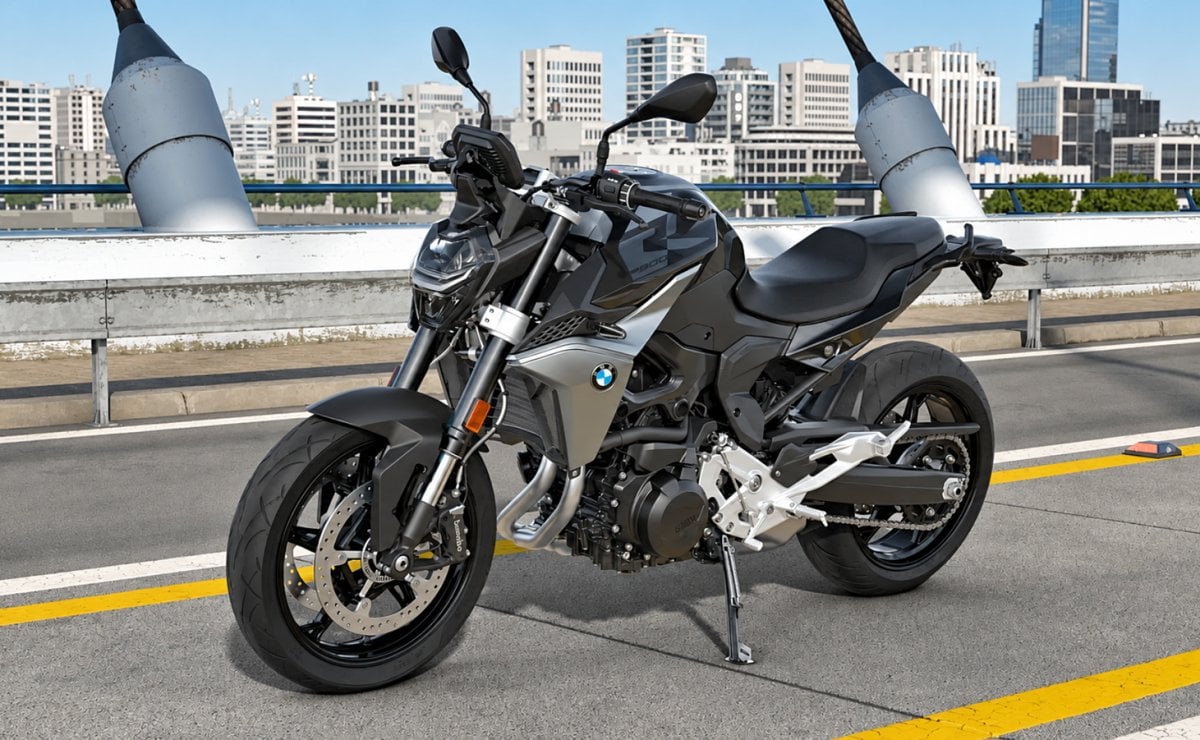 bmw f900 black edition1 BME F900 Black Edition