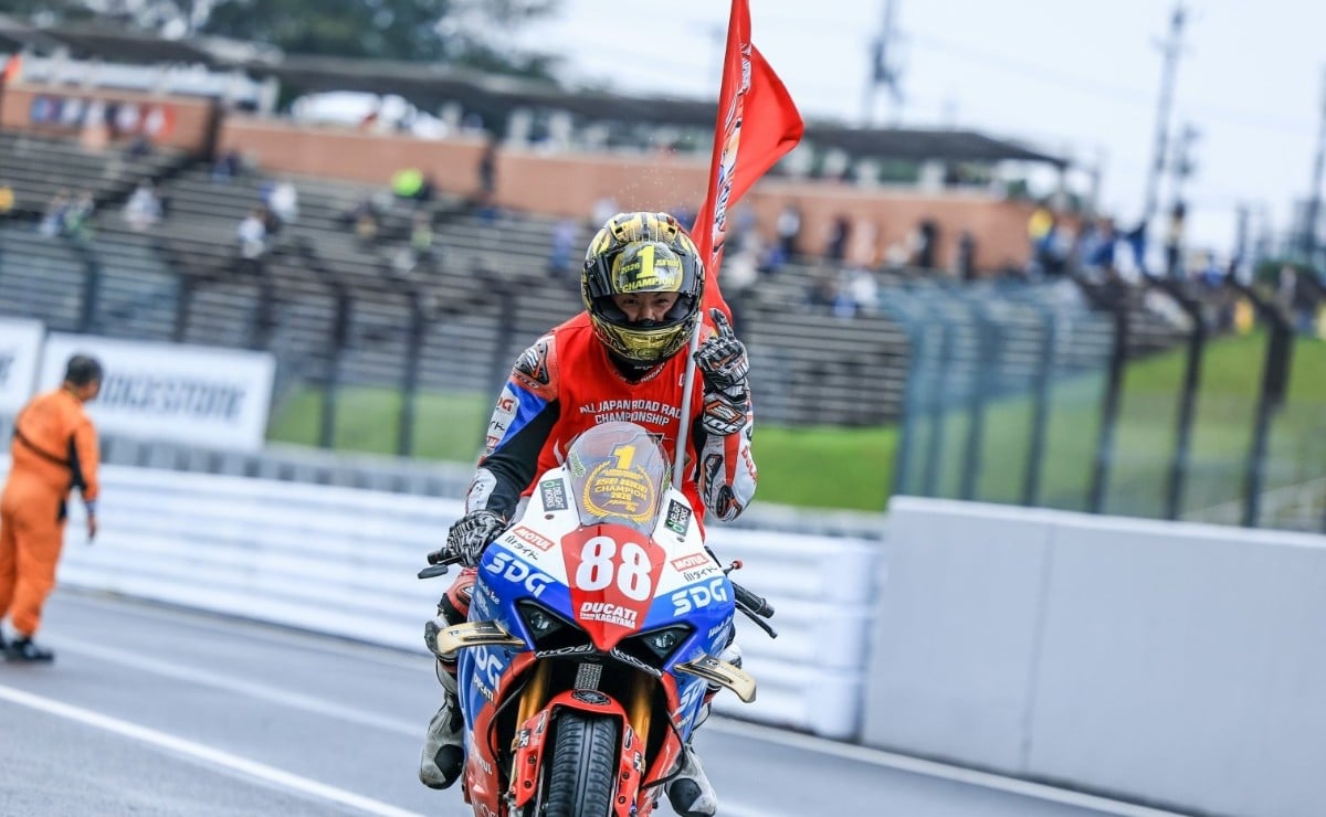ducati panigale v4 r de 998 cc y 230 cv 1 1