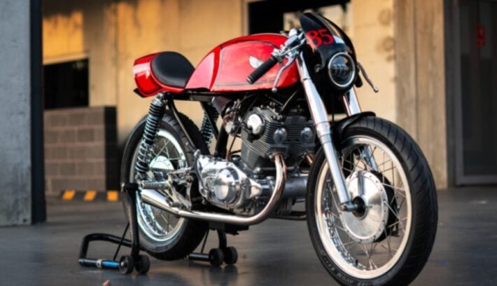 honda cb77 corri en pista durmi 20 a os 1200x740 1