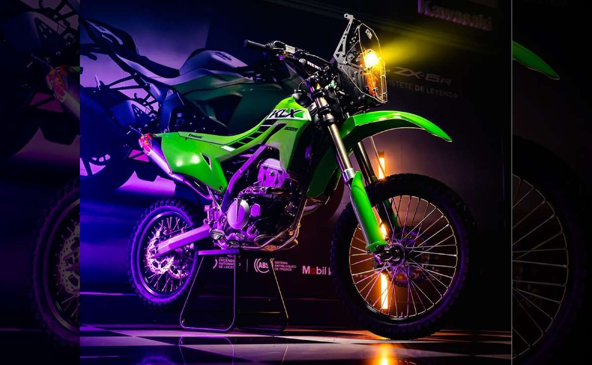 La Kawasaki KLX 300 se transforma en una moto de Rally