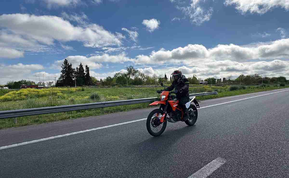 Comparativa KTM 390 Enduro R Vs KTM 390 Adventure R