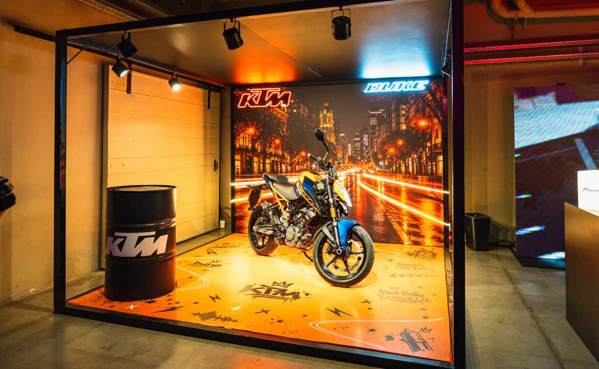 KTM Duke Red Bull