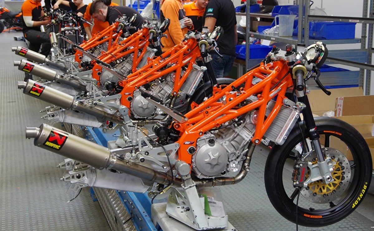 ktm frena la mudanza a india tenemos m s 1200x740 1 KTM frena la mudanza a India: tenemos más de 440 ingenieros y no suelta Austria