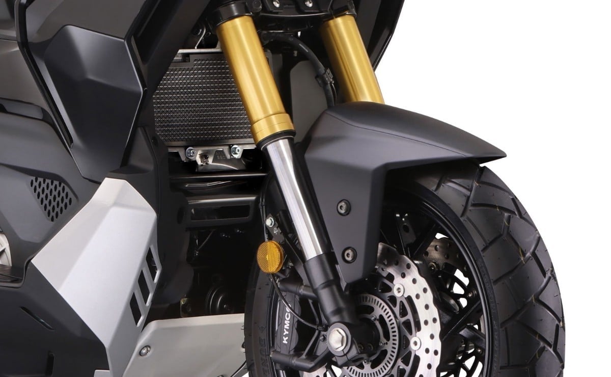 KYMCO CV-X45: 45 CV, carnet A2 y precio bajo para destronar a la Honda X-ADV