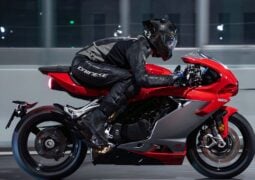 Esta moto china "se inspira" en una deportiva tialiana, pero vale casi la mitad