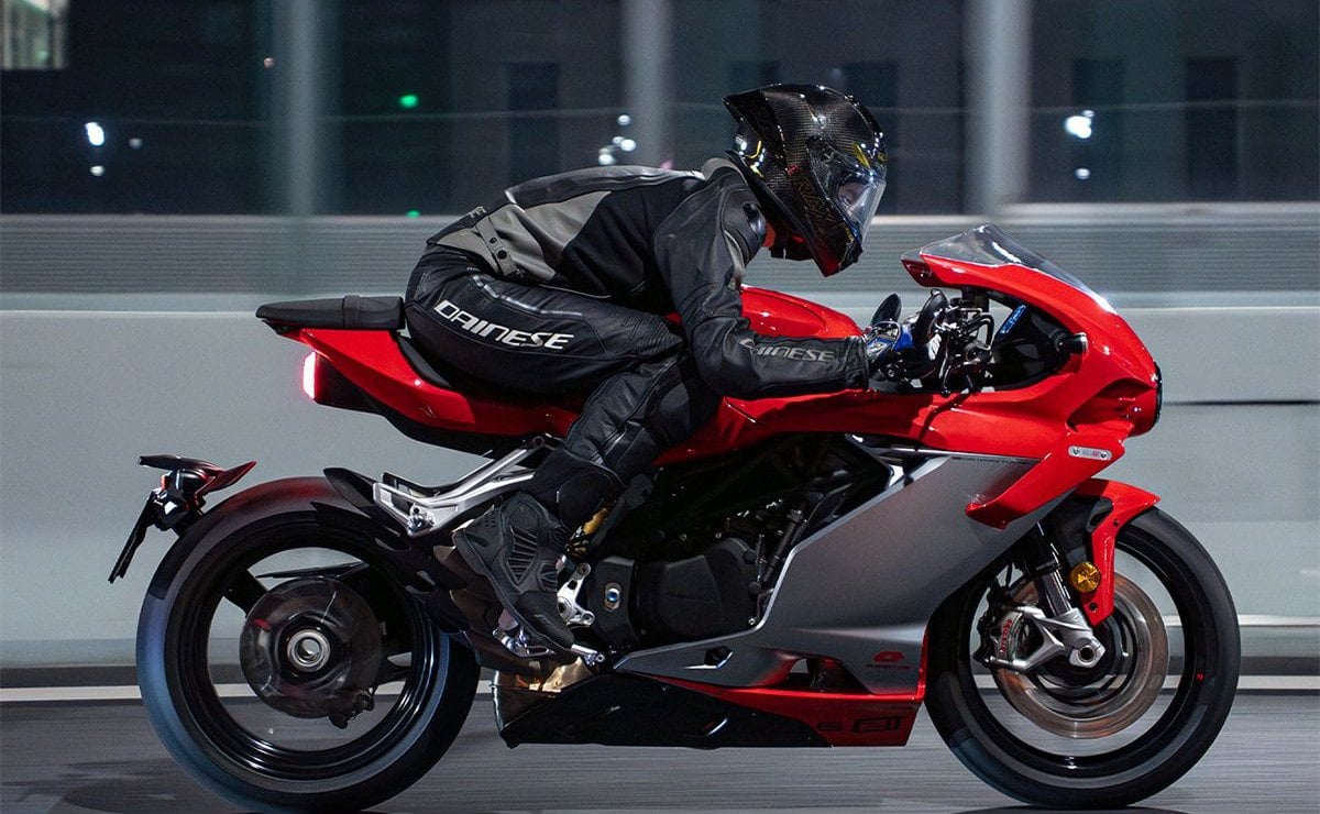 Esta moto china "se inspira" en una deportiva tialiana, pero vale casi la mitad