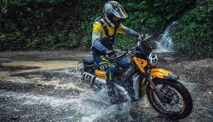 Esta moto todoterreno de 190 cc va contra una querida Honda, pero es más barata