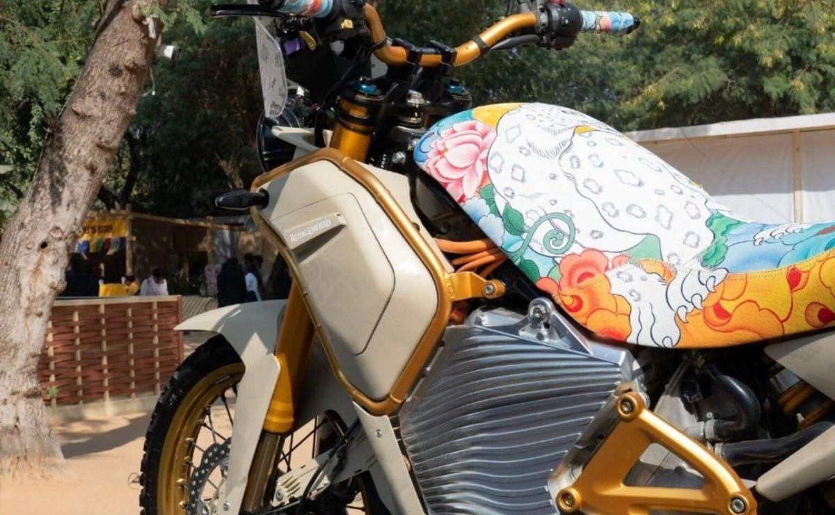 Royal Enfield Himalayan eléctrica: 0 datos, 0 precio y un sillín floral que se robó todas 