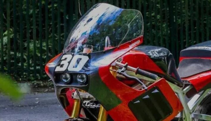 Esta Suzuki combina un motor de 1.100 cc, estética Yoshumura y perfil de los '80