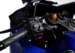 Yamaha R7