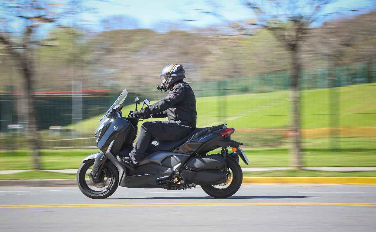 yamaha xmax 300 test ride 1 yamaha-xmax-300-test-ride