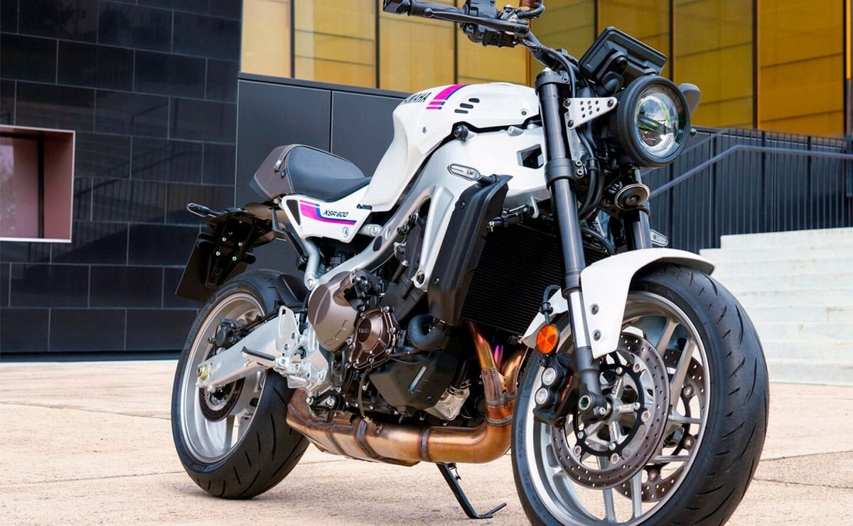 Yamaha XSR900 2027: Un Salto al Pasado con el Retorno del Rosa y Tecnología Moderna